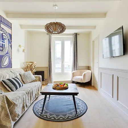 Beautiful 2br 4p Republique Temple Parijs