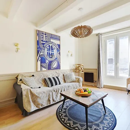 Beautiful 2br 4p Republique Temple Parijs